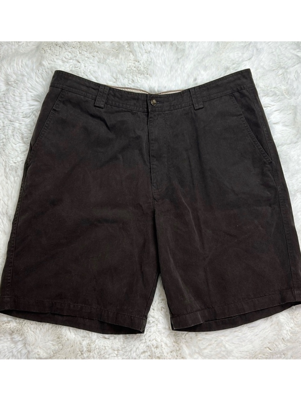 Tommy Bahama Men’s Brown Flat Front Chino Shorts Size 36